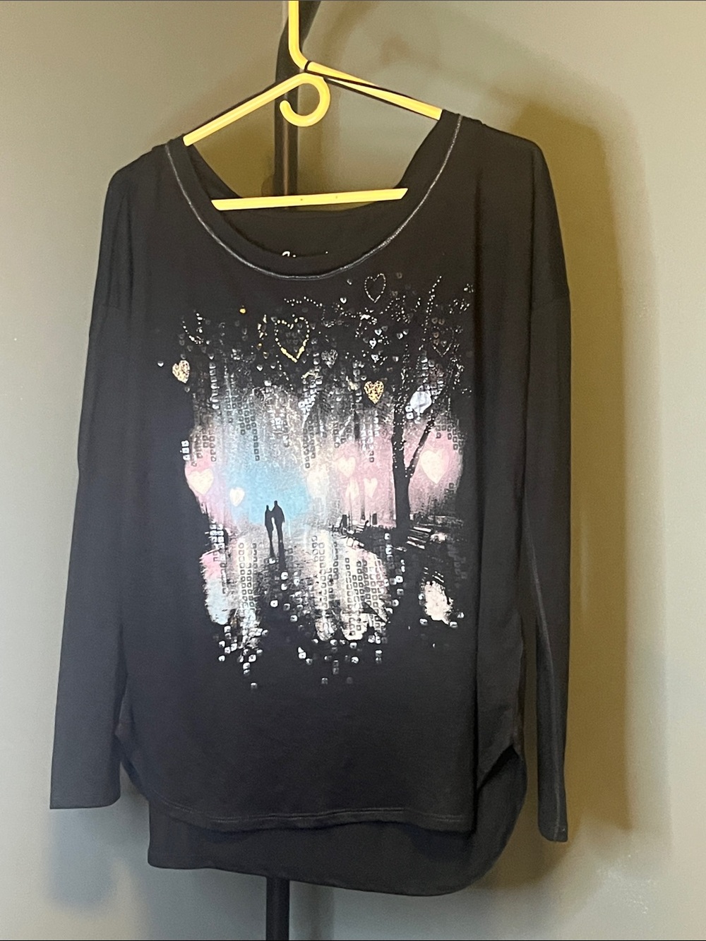 Aeropostale Black Long-Sleeve Graphic Tee with Heart Nightscape
